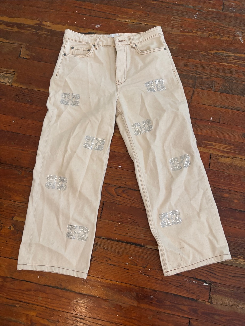 Cream Rhinestone Patch Wide-Leg Jeans - Picture 2 of 3